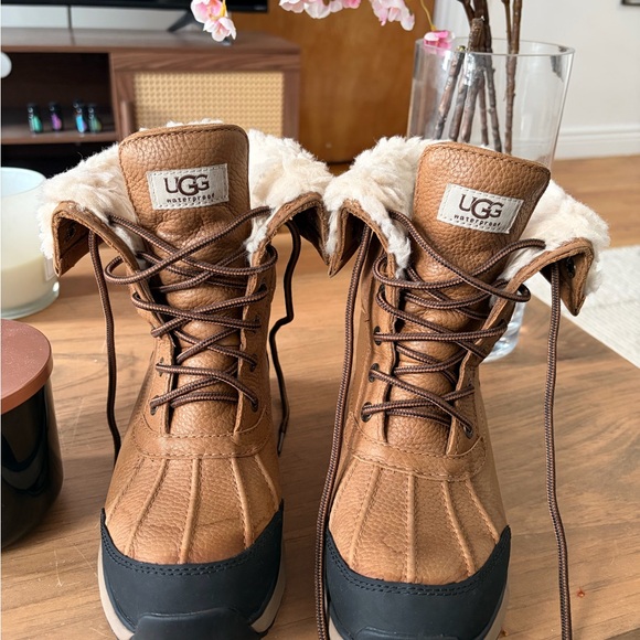 UGG Women's Tan and Black Winter Boots - Picture 3 of 4